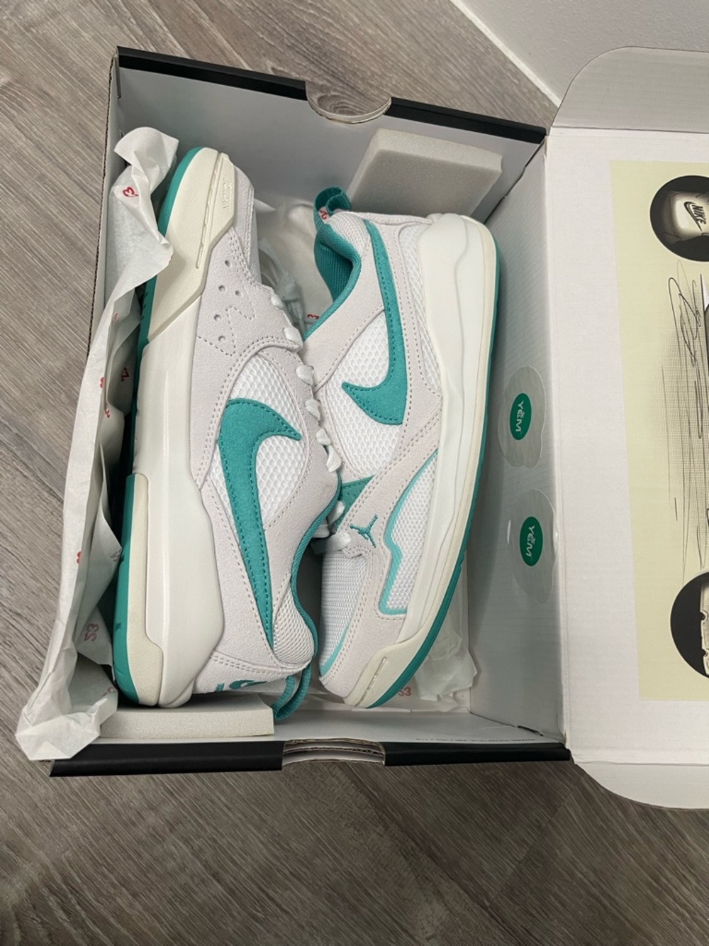 Jordan White & Teal Athletic Low-Top Sneakers